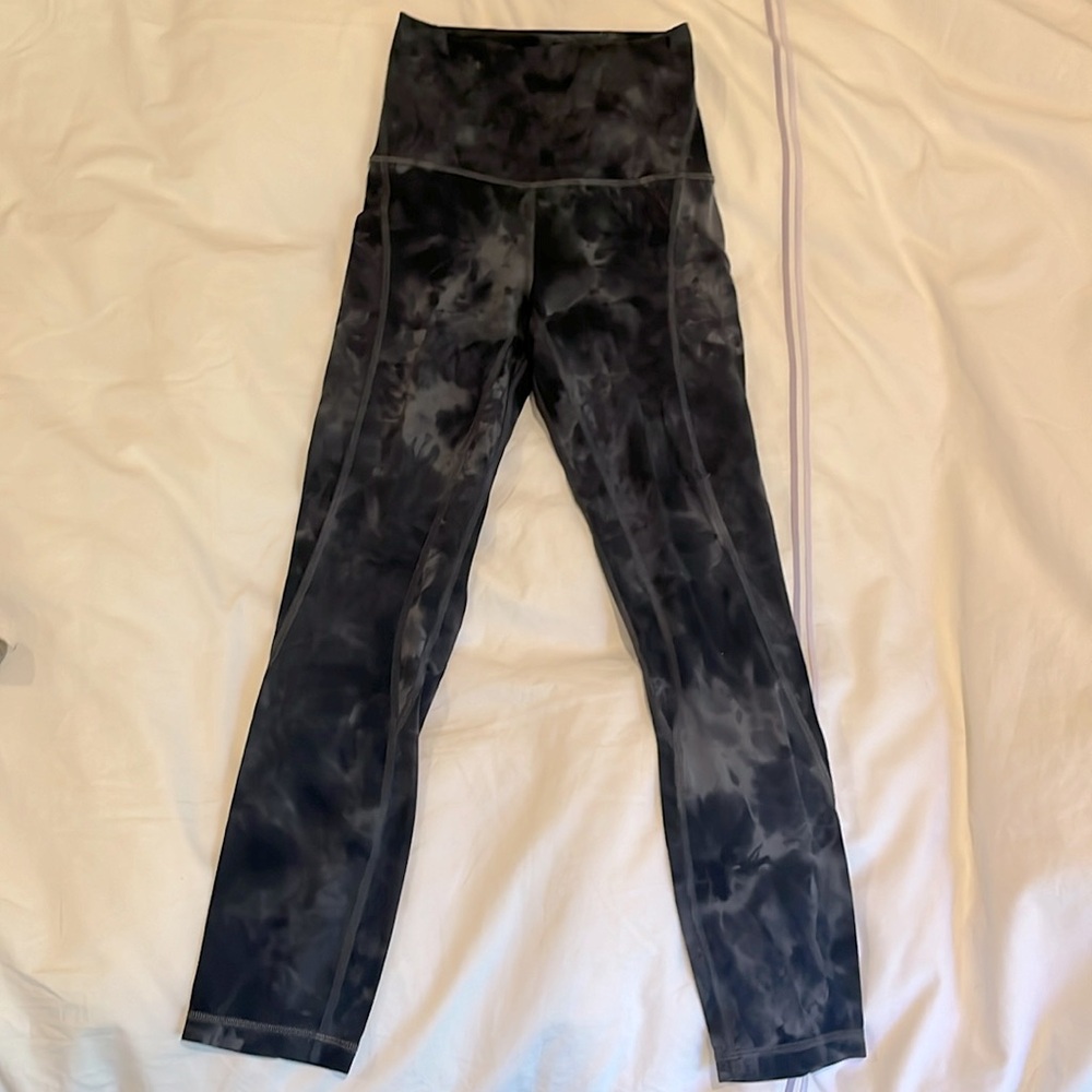 LULULEMON DIAMOND DYE LEGGINGS - lightly used